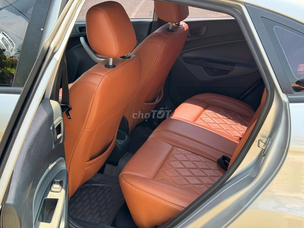 Ford Fiesta 2012 - ảnh 5
