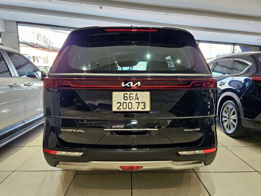 Kia Carnival Signature 2.2D 2022 - ảnh 4