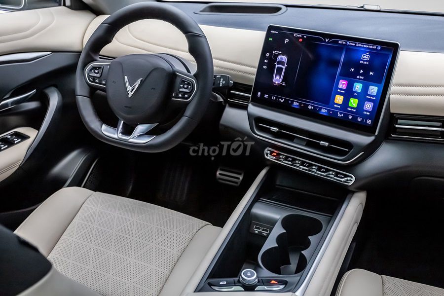 VinFast VF7 - ảnh 1