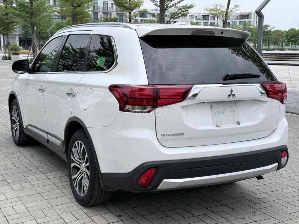 Mitsubishi Outlander 2.0 CVT 2018 - ảnh 4