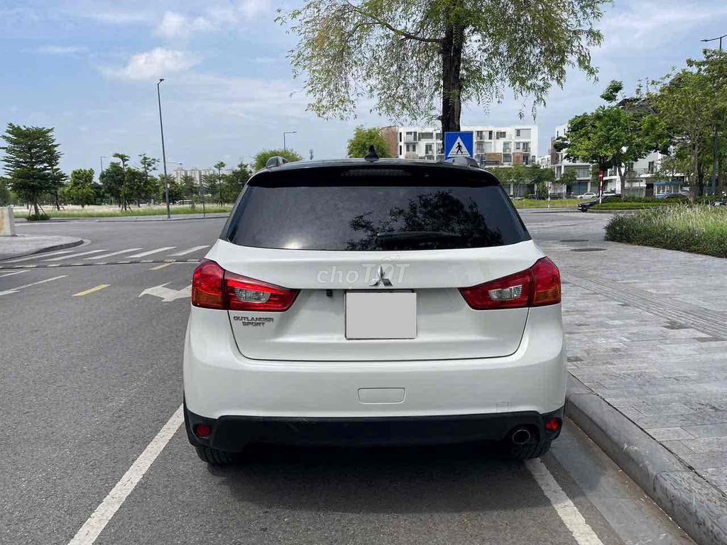 Mitsubishi Outlander - ảnh 4