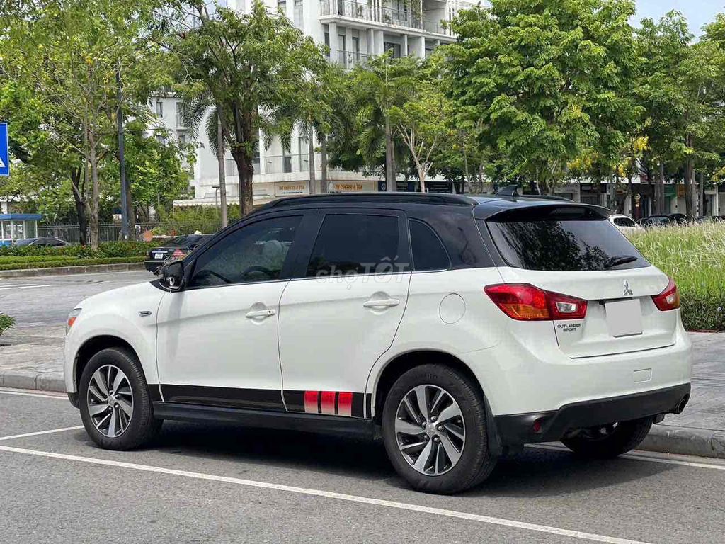 Mitsubishi Outlander - ảnh 5