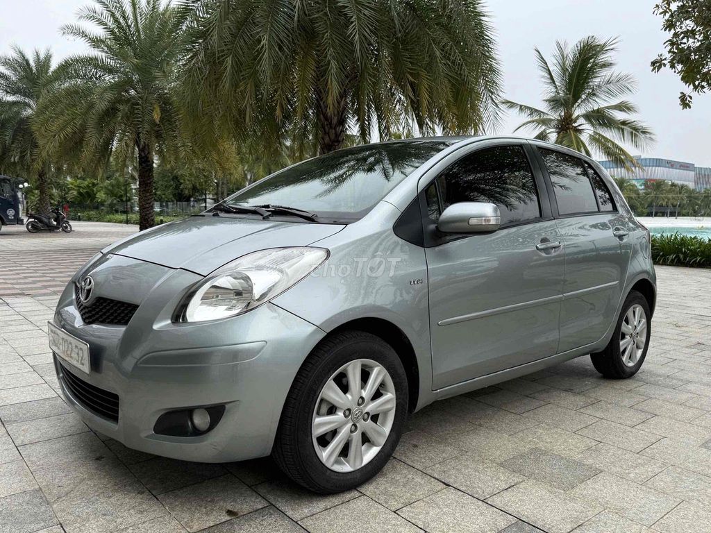 Toyota 2011 - ảnh 1