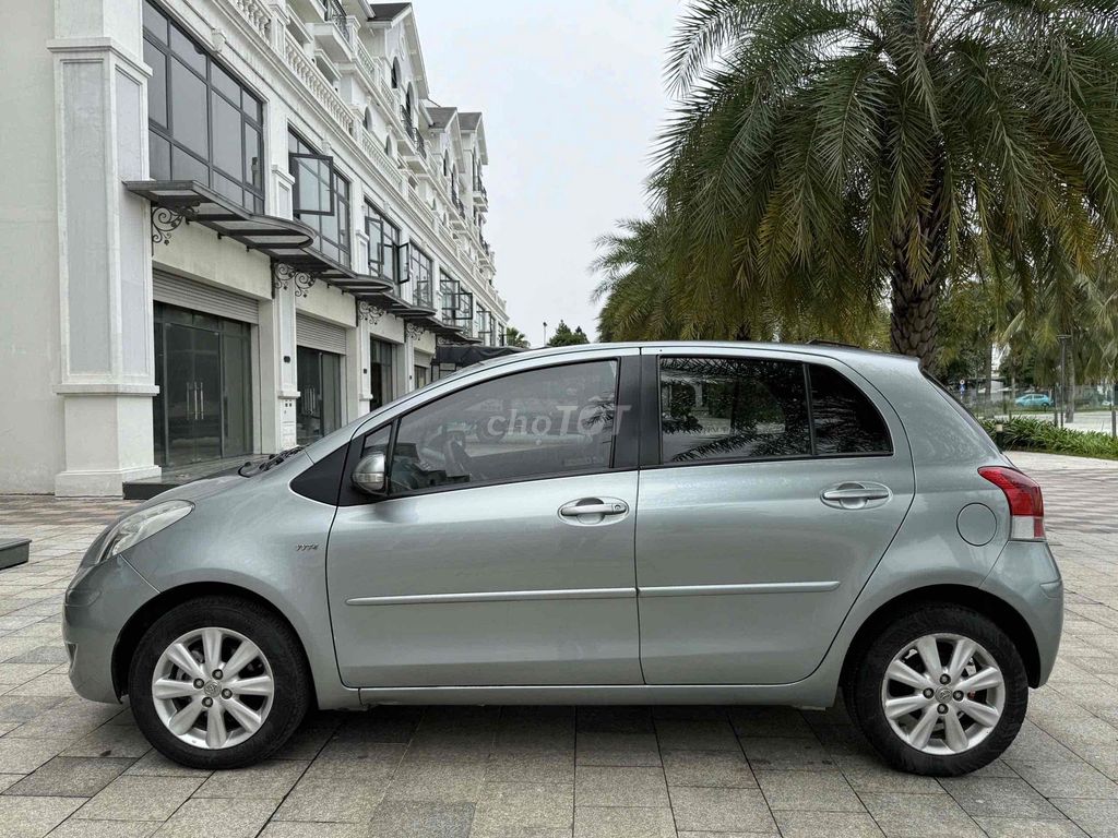 Toyota 2011 - ảnh 2