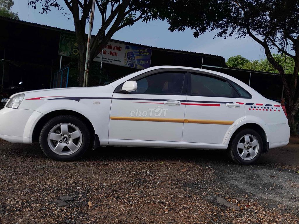 Chevrolet Lacetti - ảnh 2