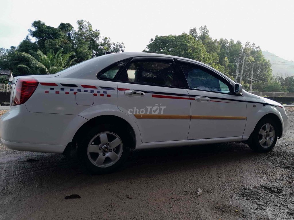 Chevrolet Lacetti - ảnh 4