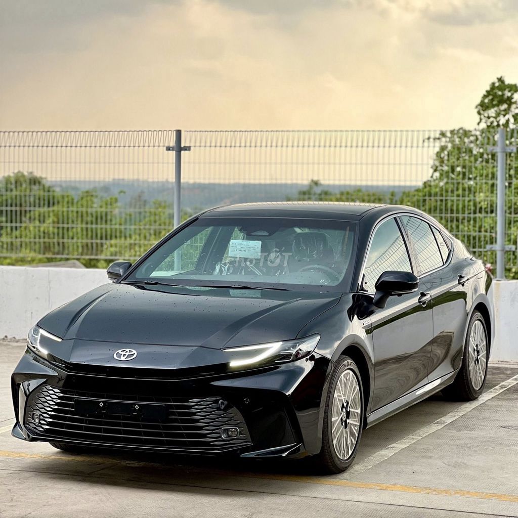 Toyota Camry 2026 - ảnh 1