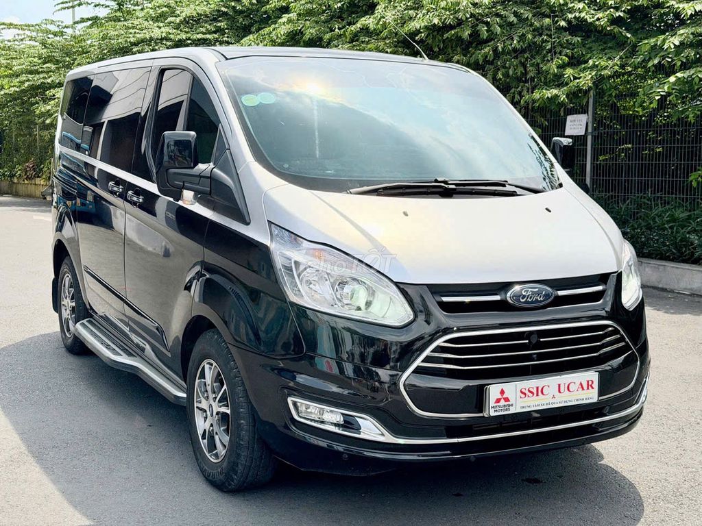 Ford Tourneo - ảnh 1