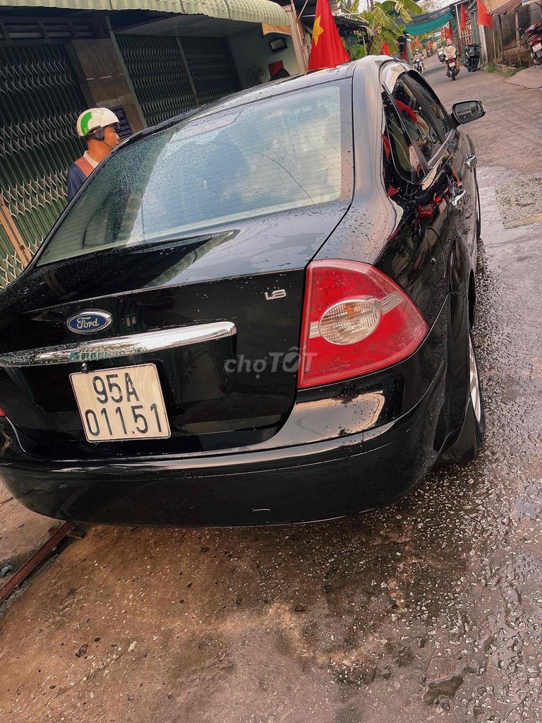 Ford Focus - ảnh 2