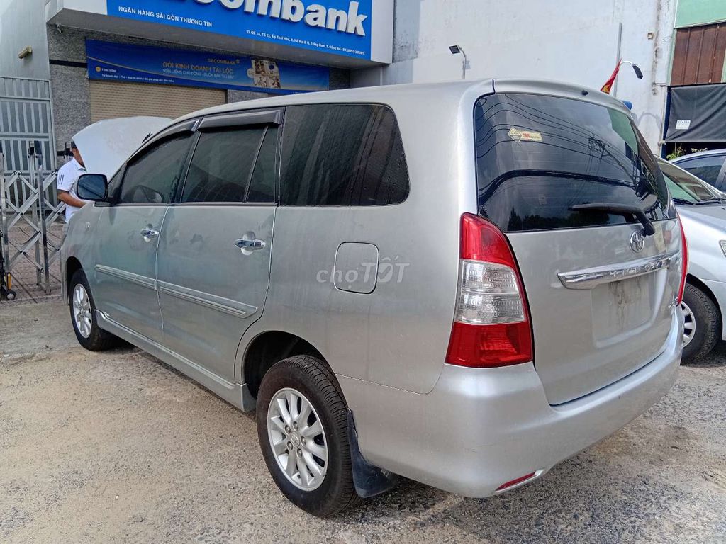 Toyota Innova 2012 - ảnh 2