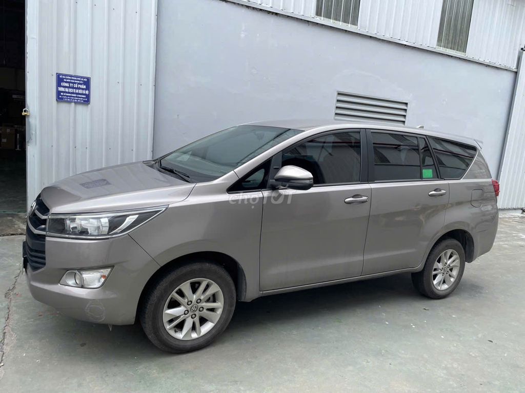 Toyota Innova 2.0E 2019 - ảnh 4