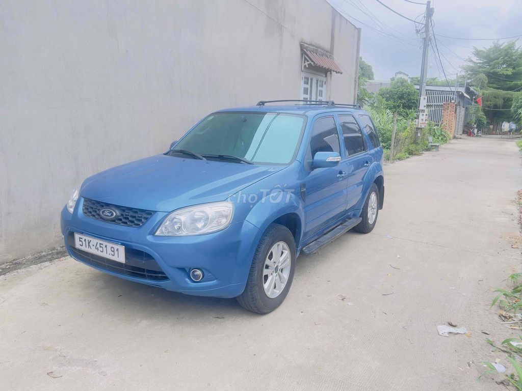 Ford Escape - ảnh 1
