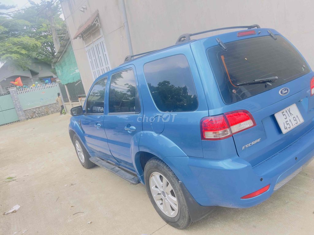 Ford Escape - ảnh 4