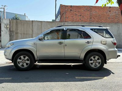 Toyota Fortuner 2010 - ảnh 1
