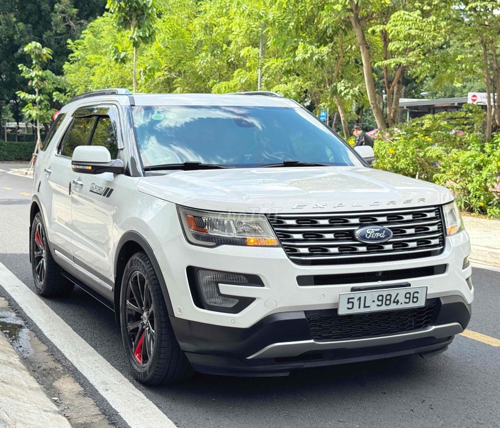Ford Explorer 2017 - ảnh 2