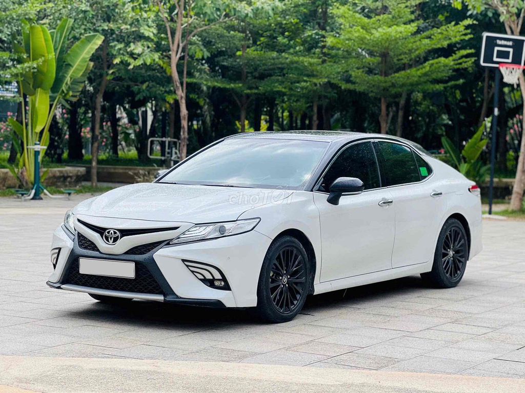 Toyota Camry 2019 - ảnh 1