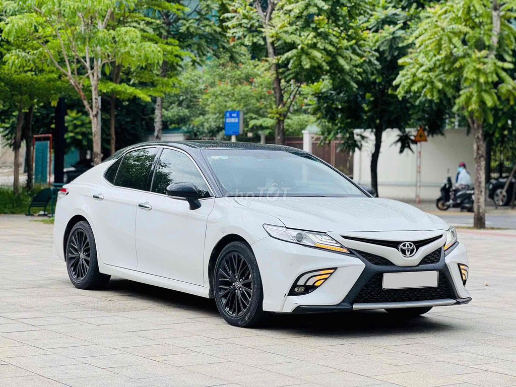 Toyota Camry 2019 - ảnh 2
