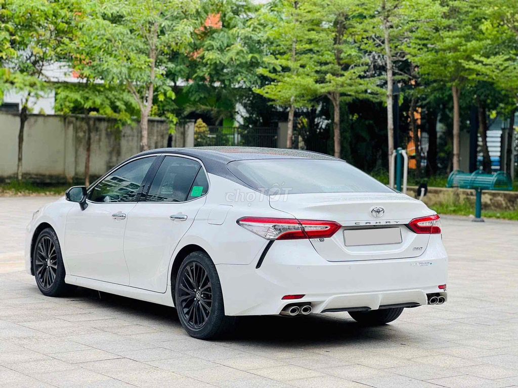 Toyota Camry 2019 - ảnh 3