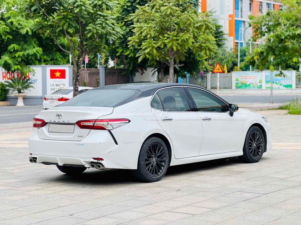 Toyota Camry 2019 - ảnh 4