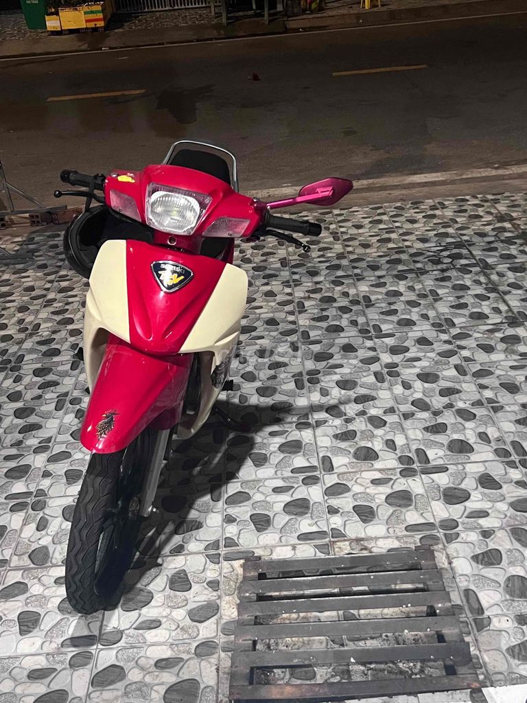Suzuki 2000 - ảnh 1