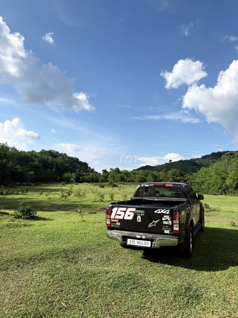 Isuzu Dmax - ảnh 2