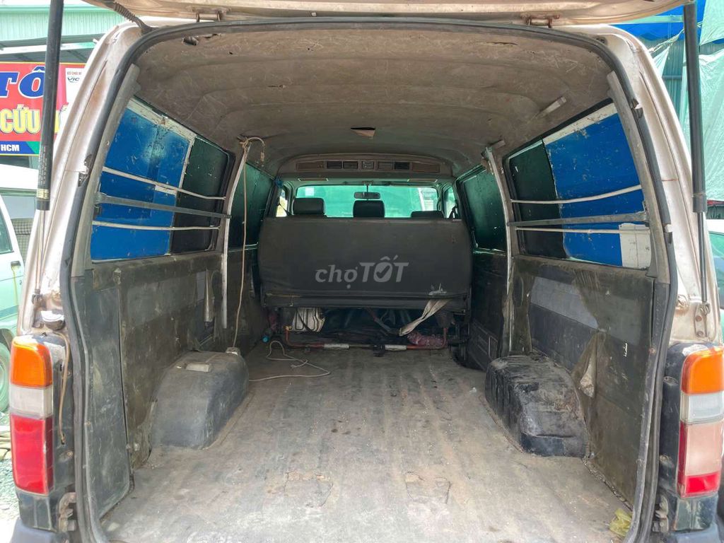 Toyota Hiace 2001 - ảnh 5