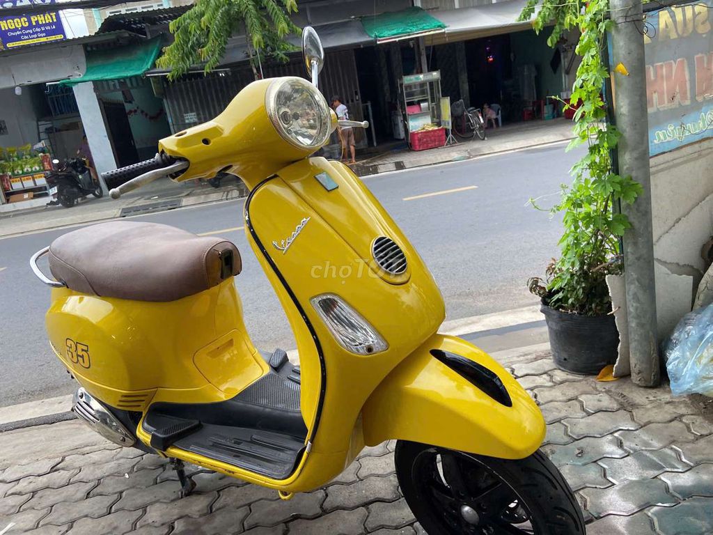 Piaggio Vespa 2010 - ảnh 3