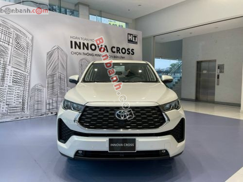 Toyota Innova Cross 2.0V CVT 2026 - ảnh 1