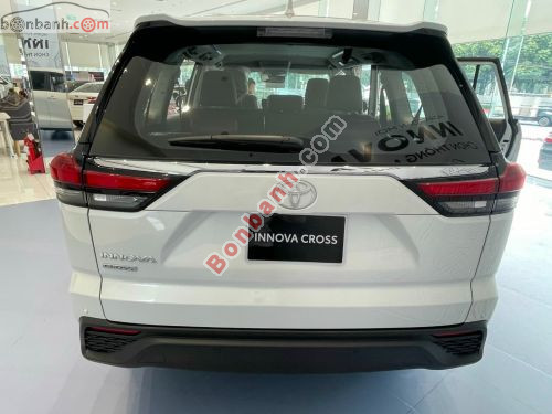 Toyota Innova Cross 2.0V CVT 2026 - ảnh 4
