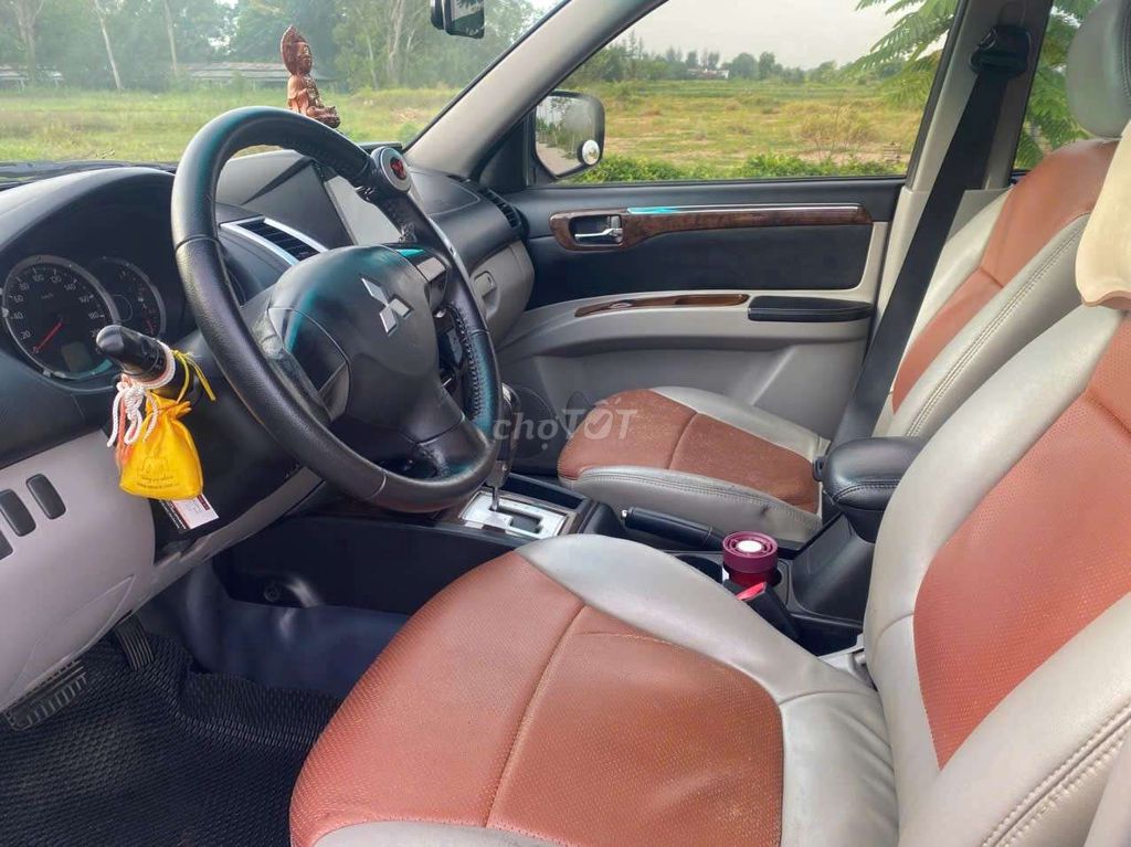 Mitsubishi Pajero Sport - ảnh 1