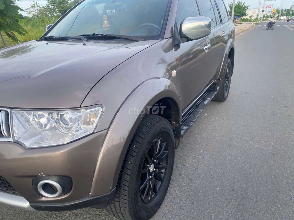 Mitsubishi Pajero Sport - ảnh 3