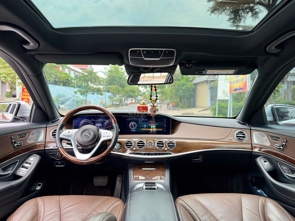 Mercedes-Benz - ảnh 2