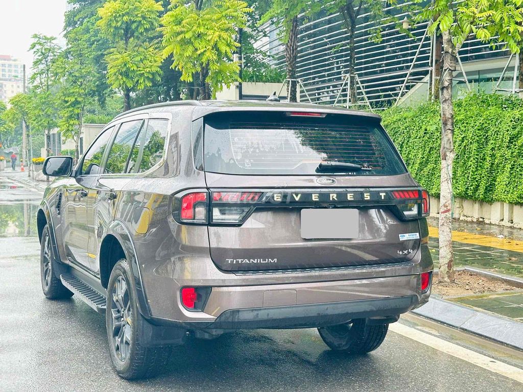 Ford Everest - ảnh 4