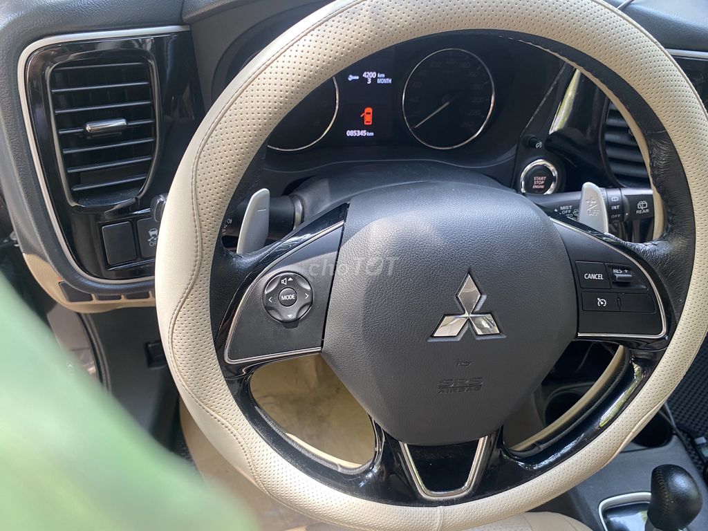 Mitsubishi Outlander 2016 - ảnh 3