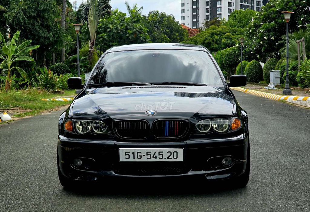 BMW 2003 - ảnh 1