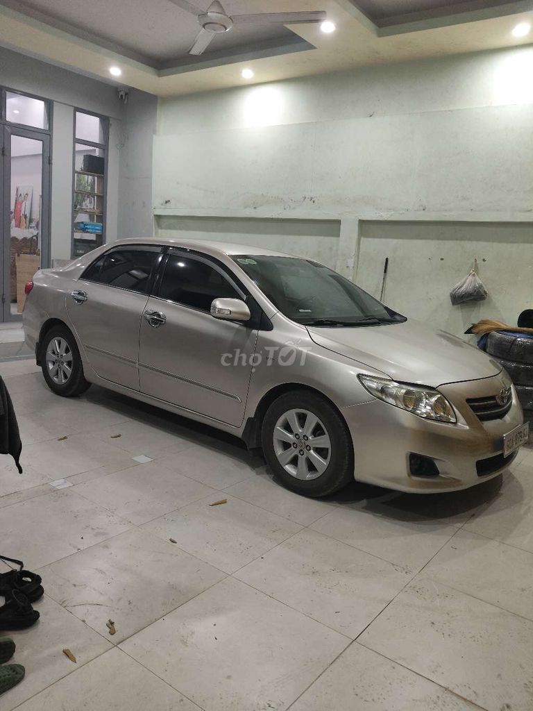 Toyota Corolla Altis 2010 - ảnh 3
