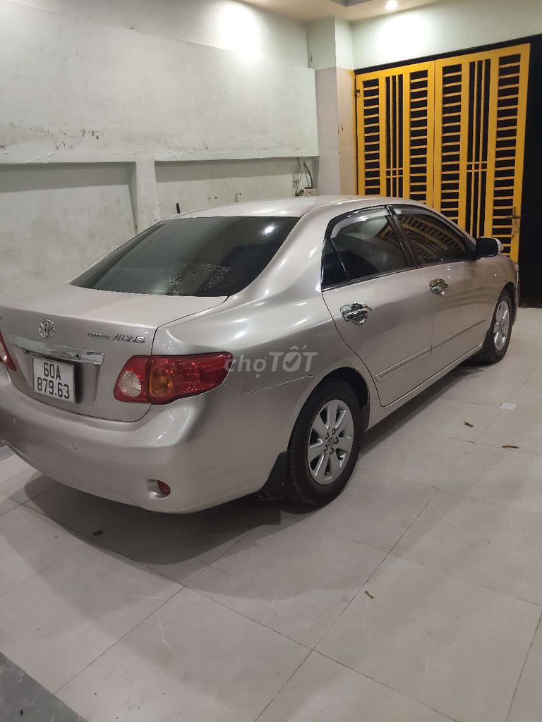 Toyota Corolla Altis 2010 - ảnh 4