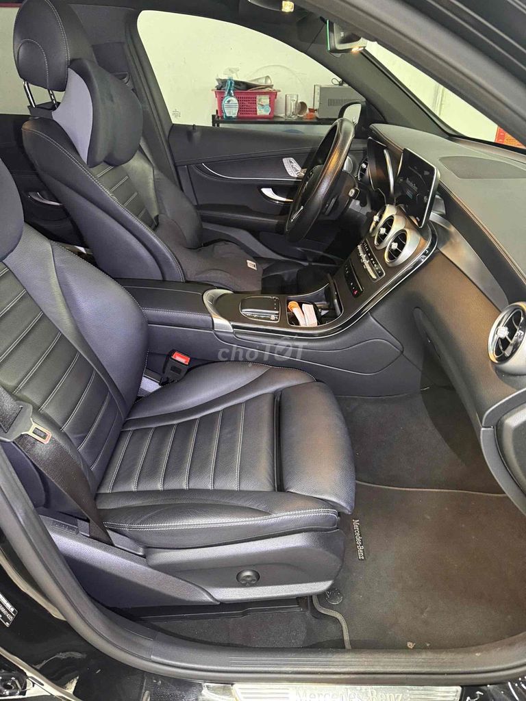 Mercedes-Benz GLC 2021 - ảnh 3
