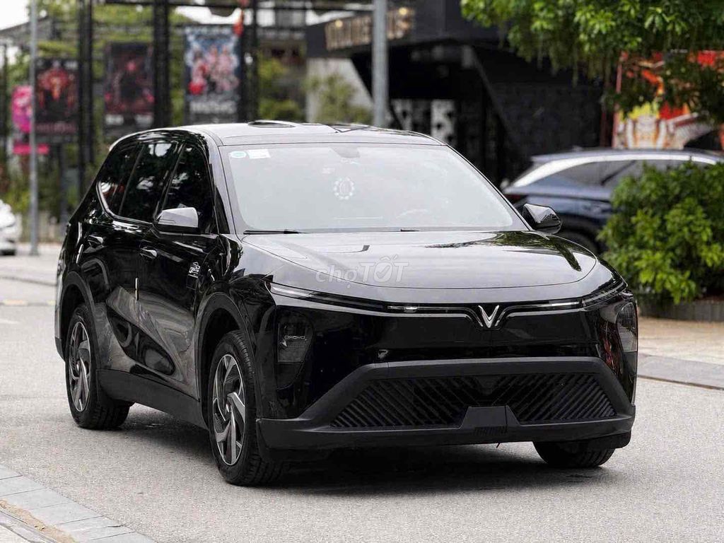 VinFast Limo Green - ảnh 2
