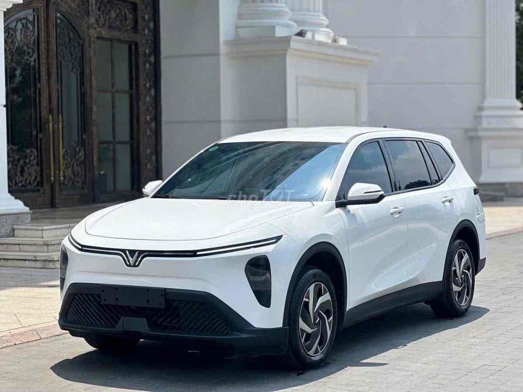 VinFast Limo Green - ảnh 3