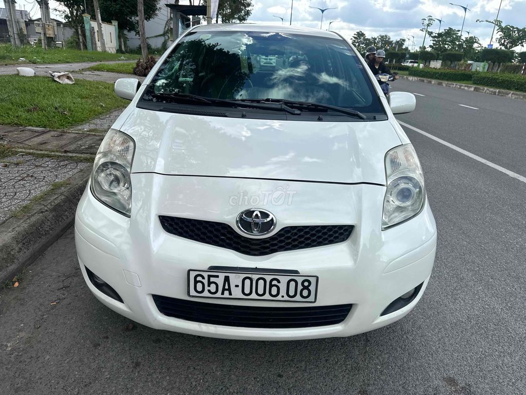 Toyota Yaris 2010 - ảnh 1