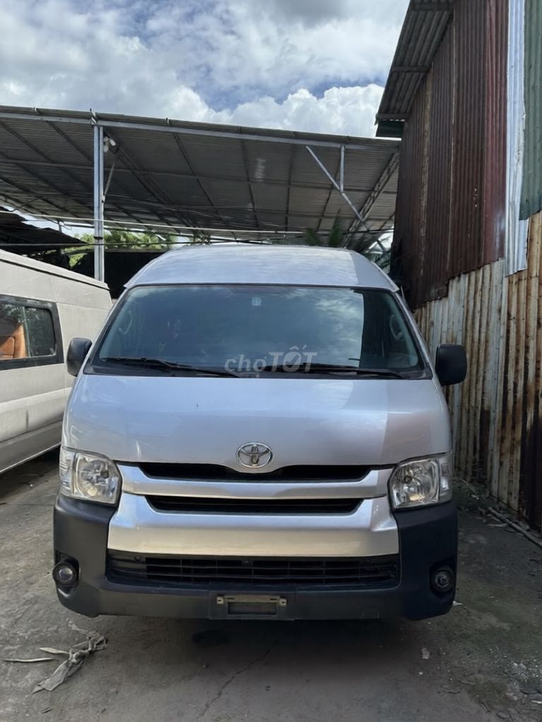 Toyota Hiace 2016 - ảnh 1