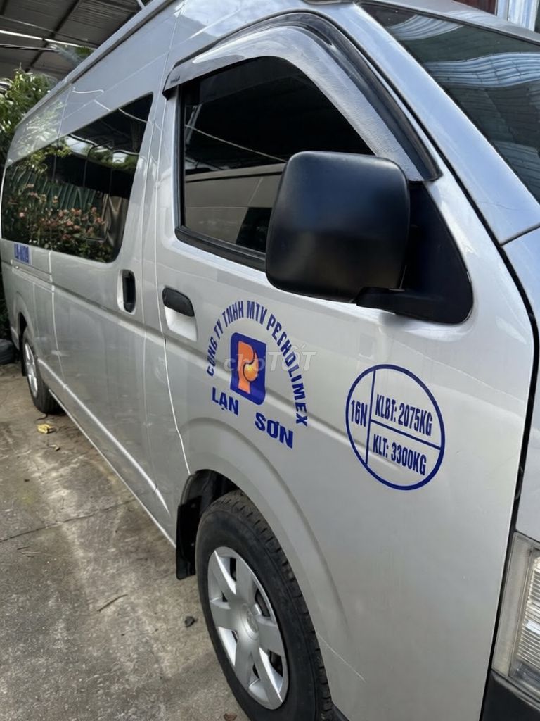 Toyota Hiace 2016 - ảnh 4