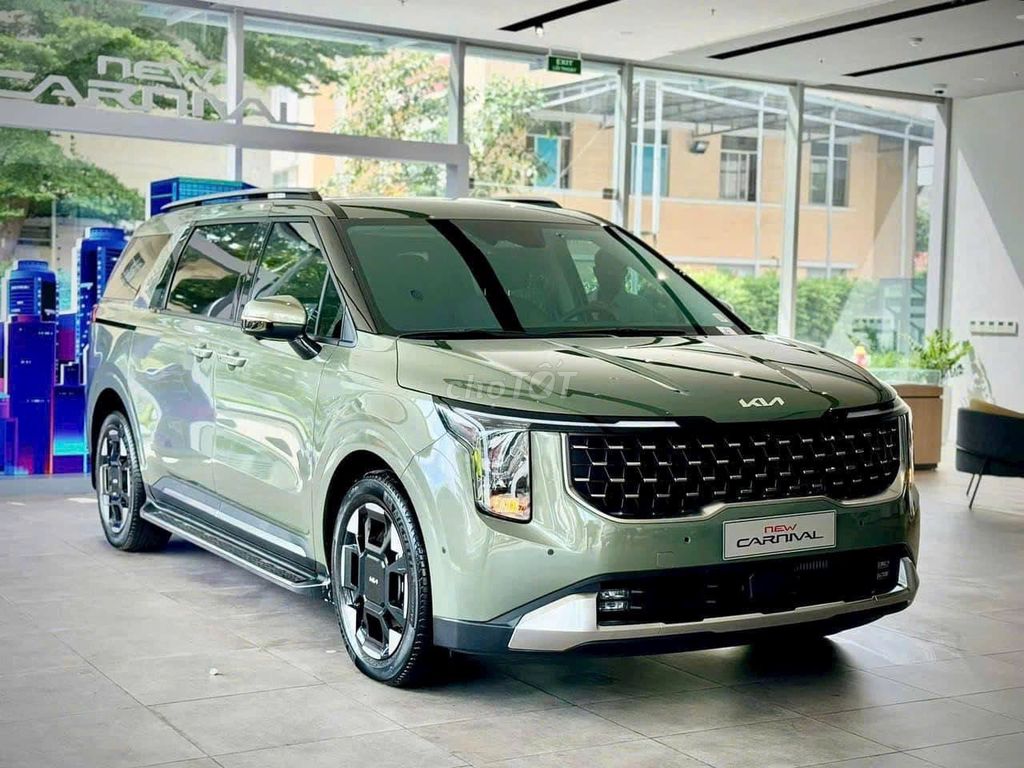 Kia Carnival - ảnh 1