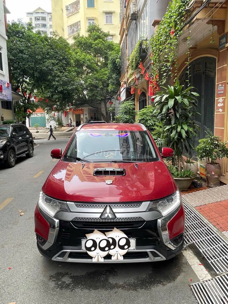 Mitsubishi Outlander 2020 - ảnh 1