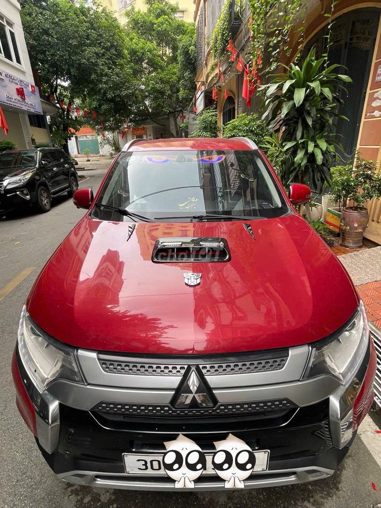 Mitsubishi Outlander 2020 - ảnh 2