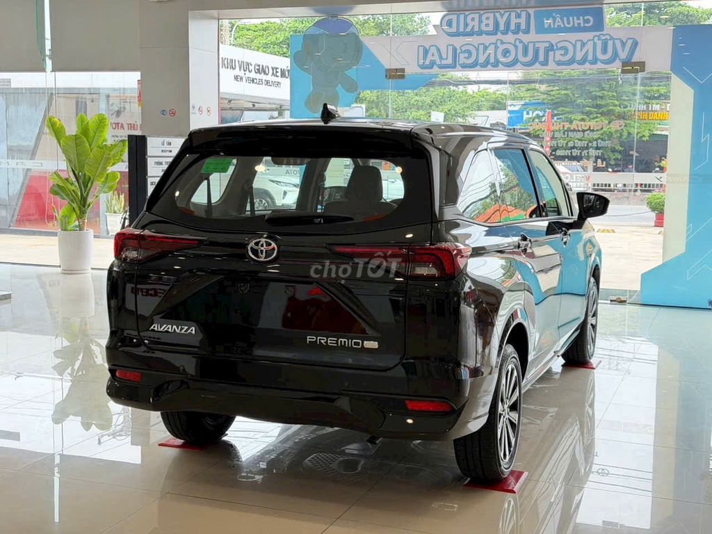 Toyota Avanza Premio - ảnh 3