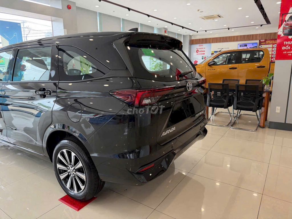 Toyota Avanza Premio - ảnh 4