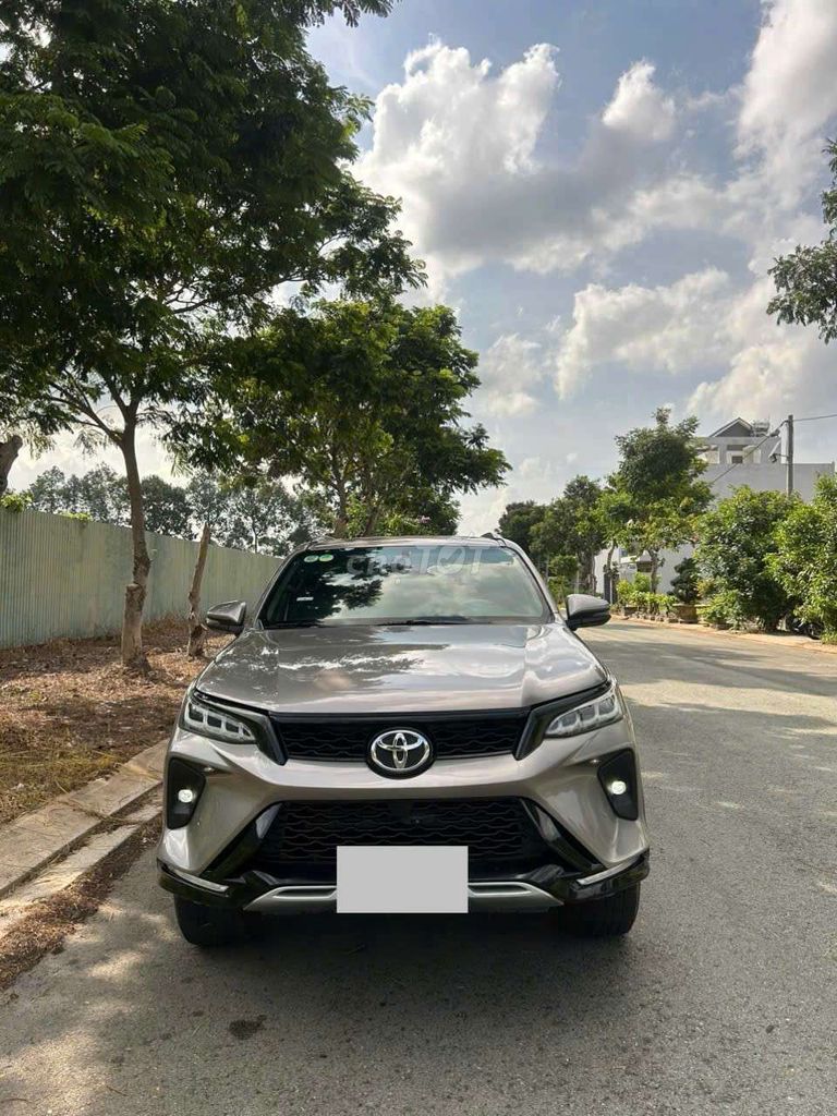Toyota Fortuner 2021 - ảnh 3