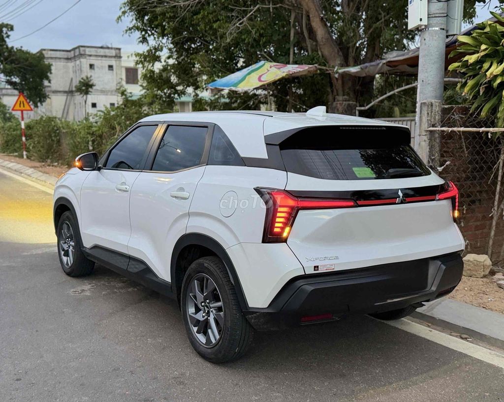 Mitsubishi - ảnh 1